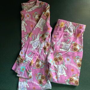 EUC Posh Peanut 3/4T pjs 

No smoke 💨 
🐶 friendly